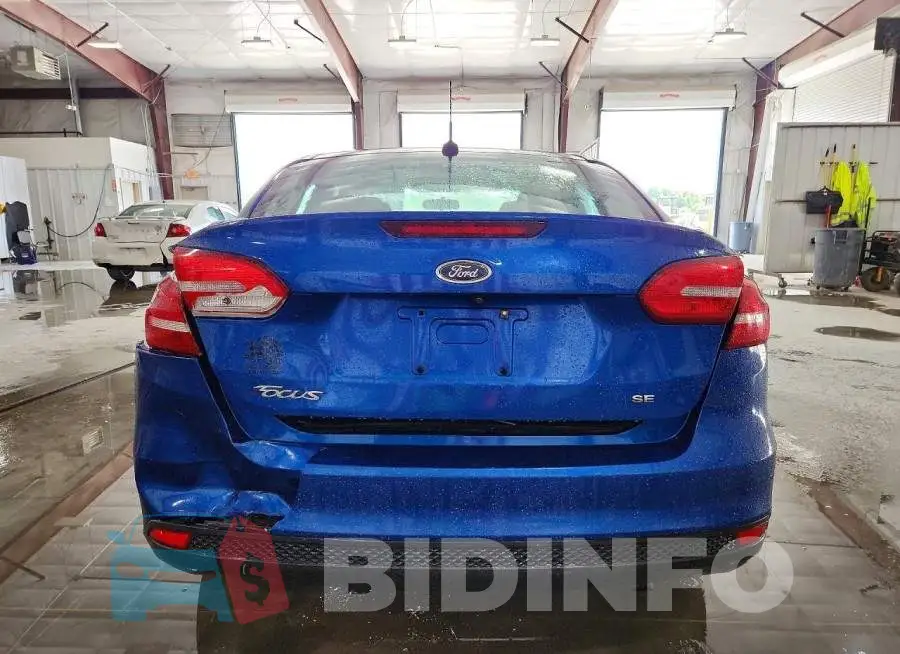 1FADP3F27JL211158 Photo# 6