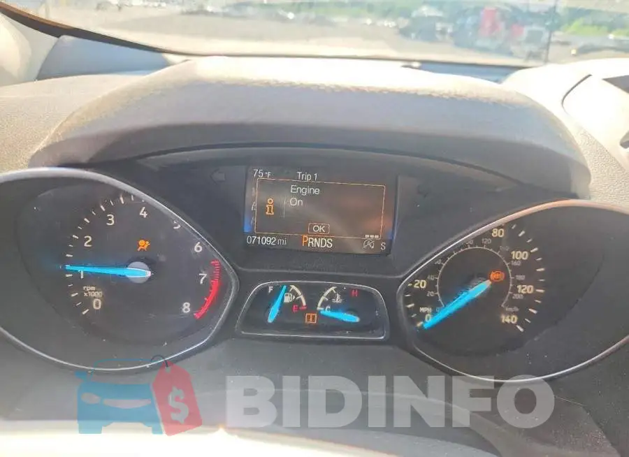 1FMCU9GD6HUD63305 Photo# 9