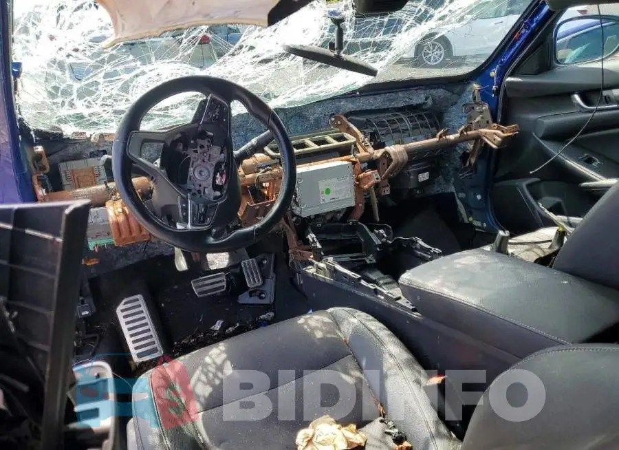 1HGCV2F32KA001046 Photo# 8