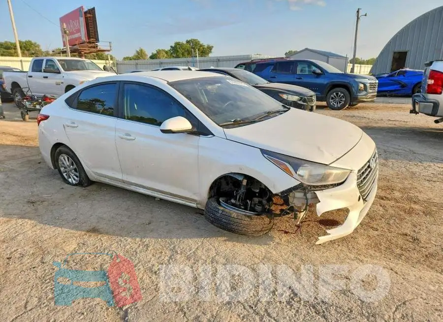 3KPC24A67NE173871 Photo# 4
