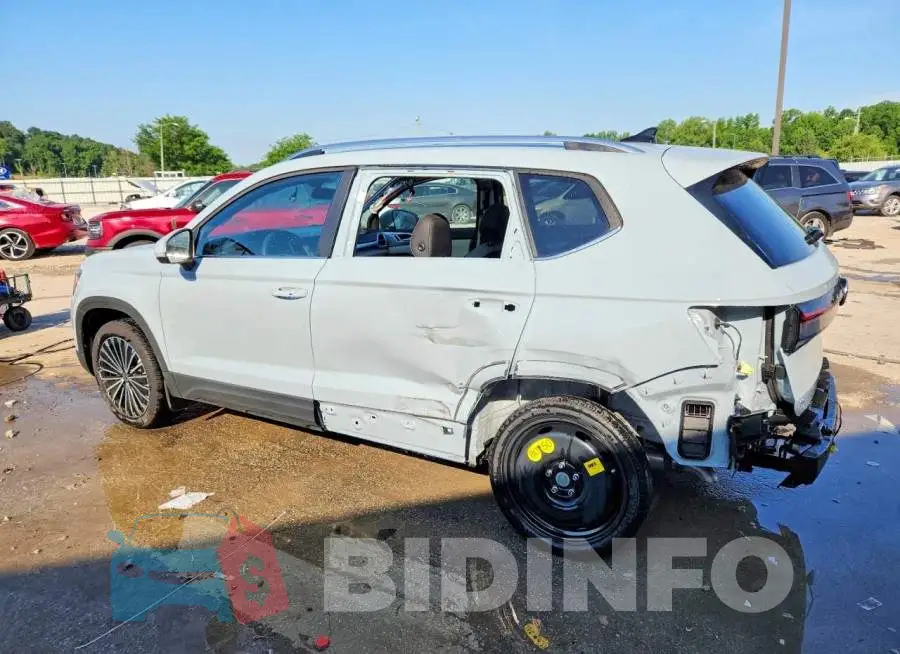 3VVEC7B28SM089242 Photo# 2
