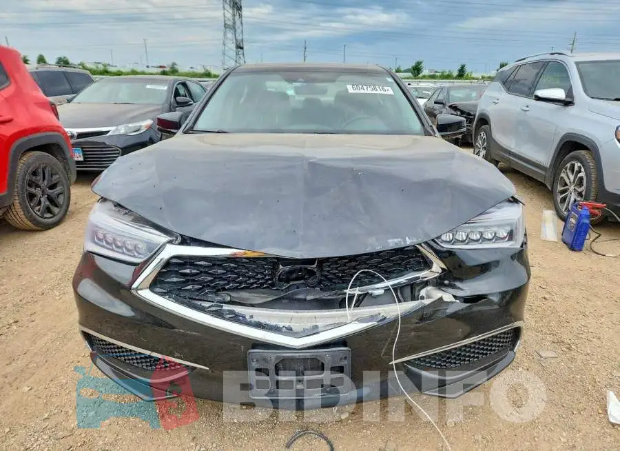 19UUB2F35JA006138 Photo# 5