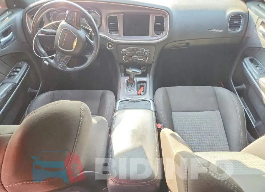 2C3CDXHG5NH161107 Photo# 8