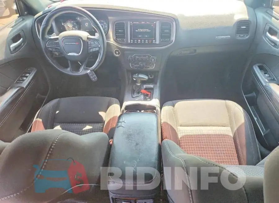 2C3CDXJG4JH230972 Photo# 8