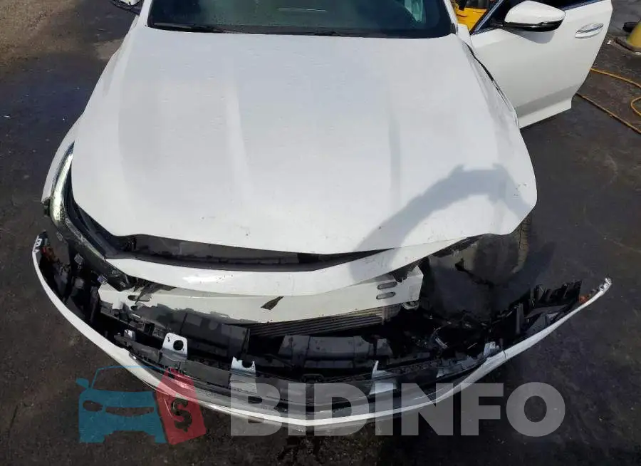 1G6DN5RK3M0144977 Photo# 11