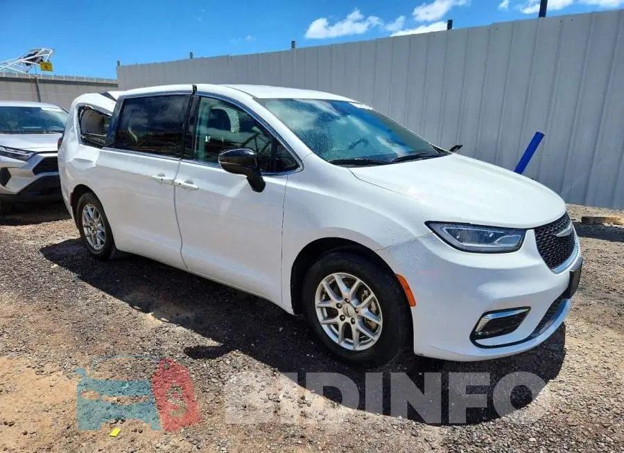 2C4RC1BG9RR176370 Photo# 4