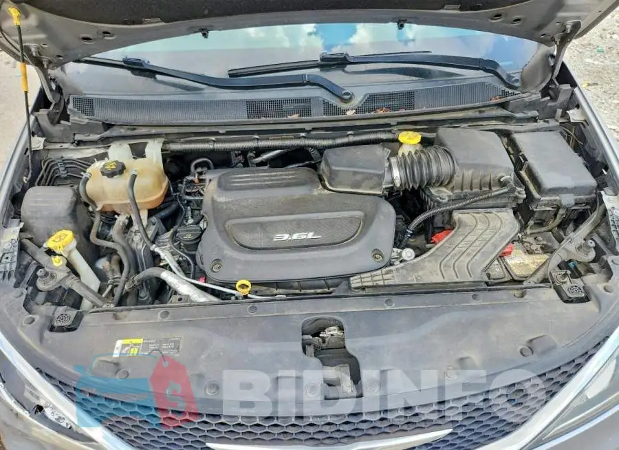 2C4RC1FG0JR157480 Photo# 12