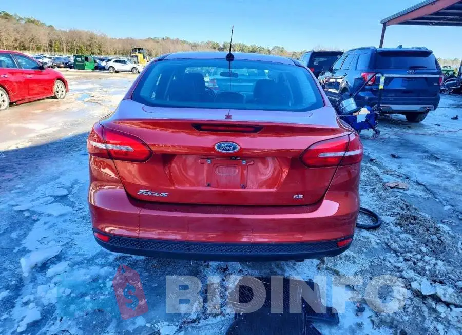 1FADP3F29JL276030 Photo# 6