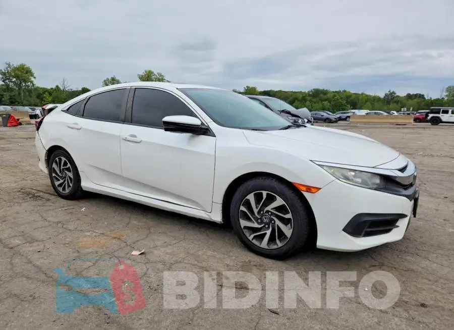 19XFC2F70HE210554 Photo# 4