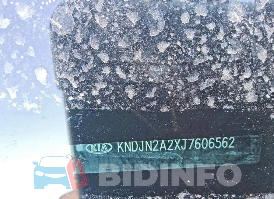 KNDJN2A2XJ7606562 Photo# 13