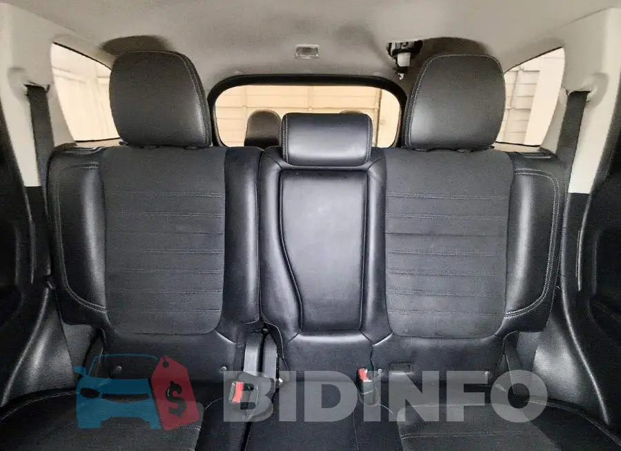 JA4AD3A30KZ052272 Photo# 10