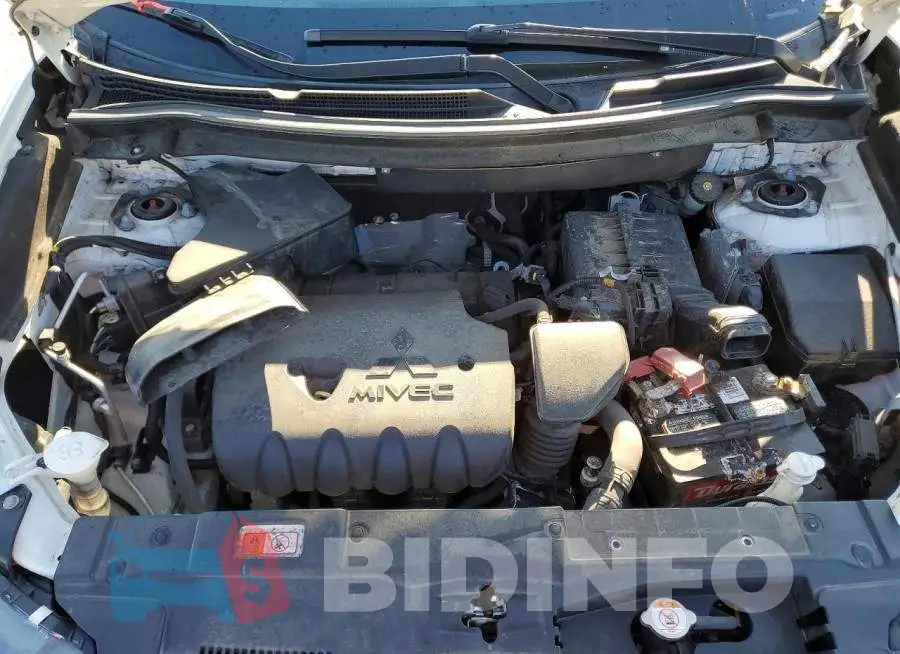 JA4AD3A35KZ003987 Photo# 12