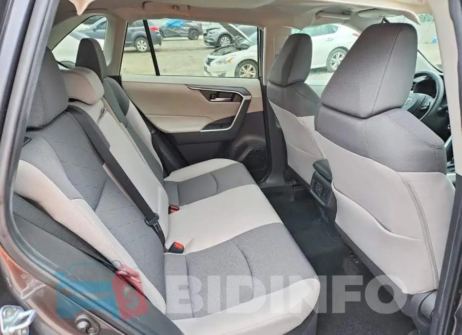 4T3RWRFV5RU114002 Photo# 11