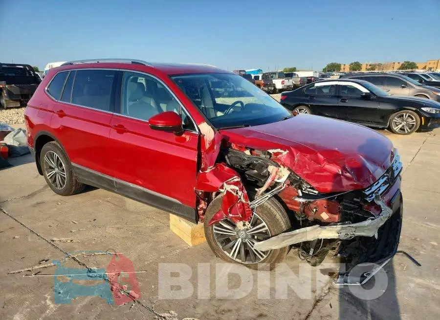 3VV2B7AX6KM006877 Photo# 4