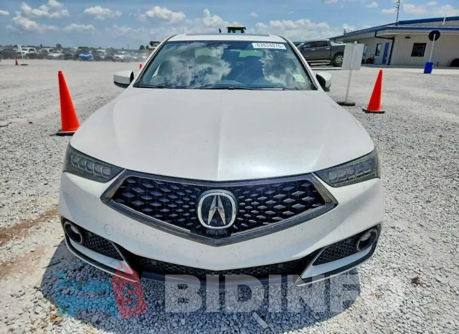 19UUB2F63LA005311 Photo# 5