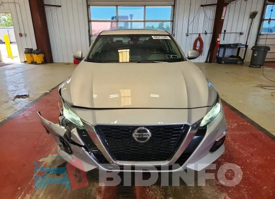1N4BL4DW5KC153194 Photo# 5