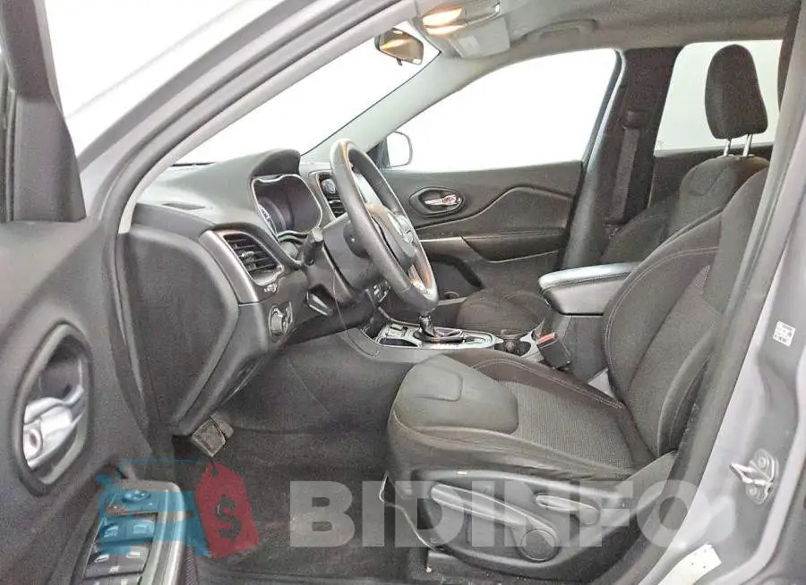 1C4PJLCB0KD370922 Photo# 7