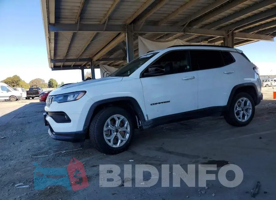 3C4NJDBN2ST549031 Photo# 1