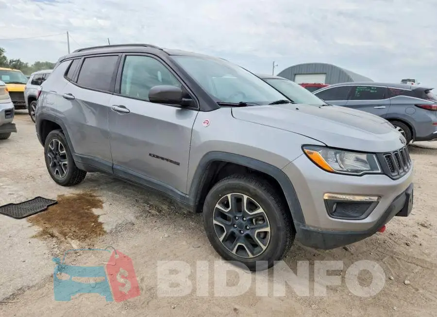 3C4NJDDB1LT126624 Photo# 4