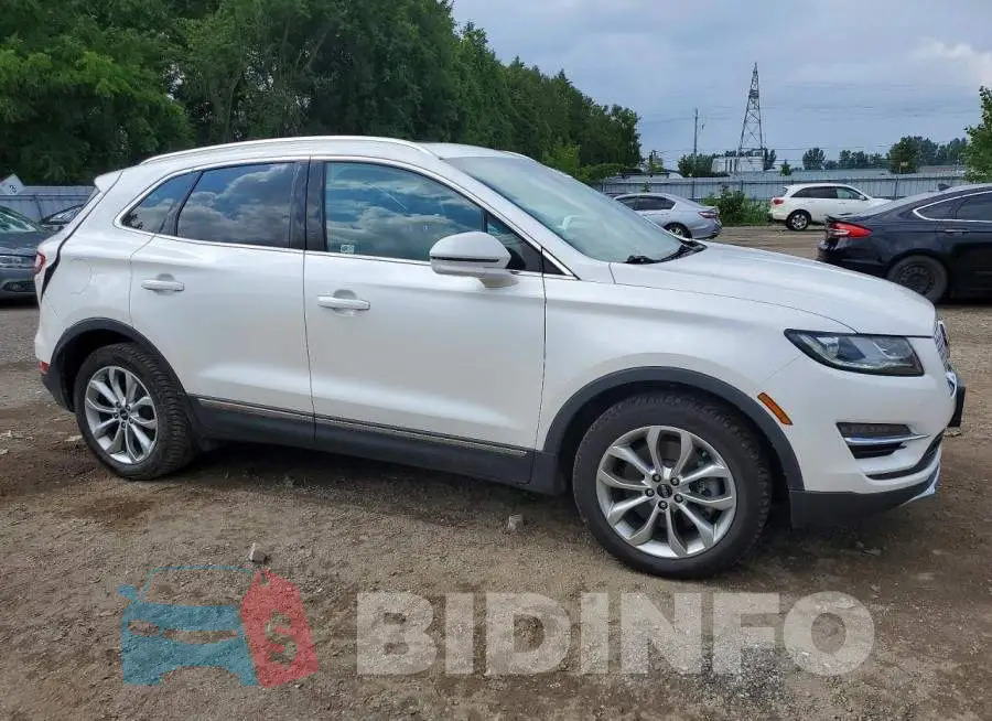 5LMCJ2D97KUL37901 Photo# 4