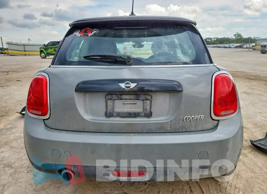 WMWXP5C3XH2F61447 Photo# 6