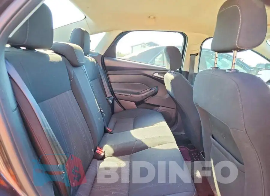 1FADP3F2XJL261097 Photo# 10