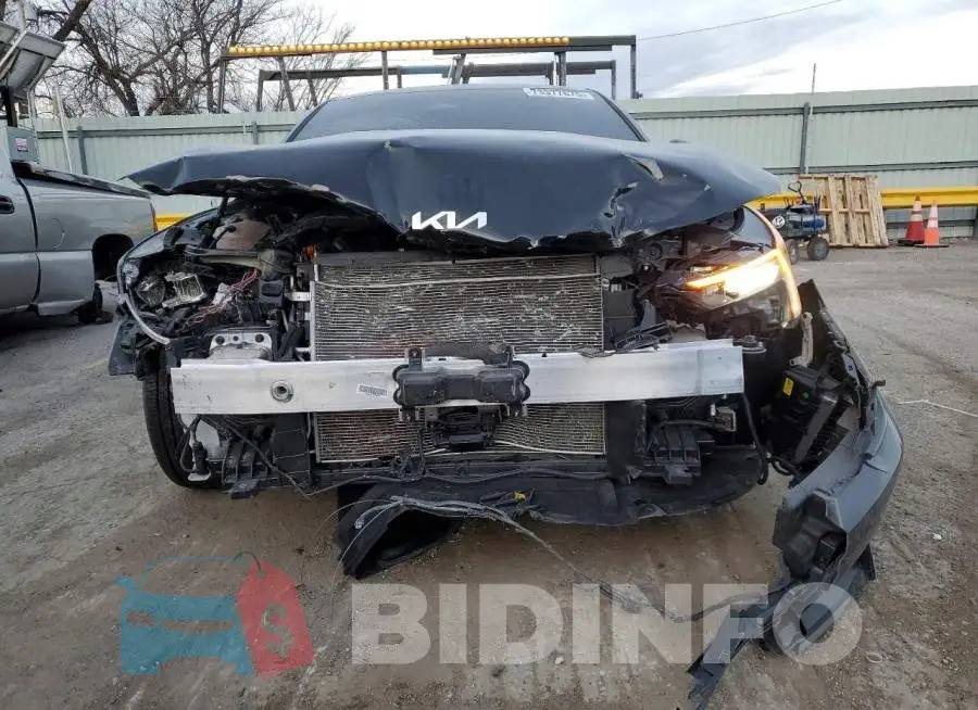 KNAG64J75T5416145 Photo# 5