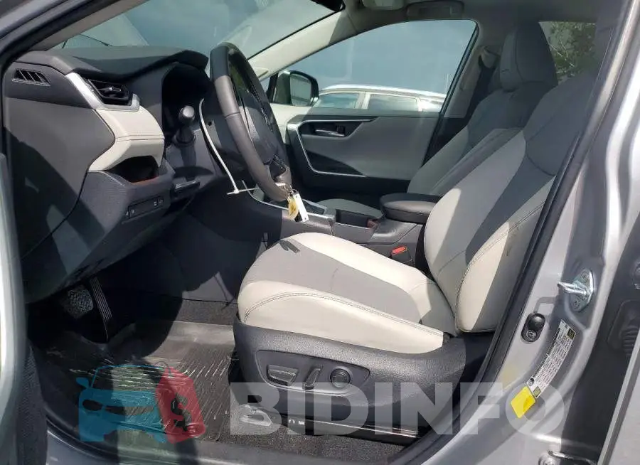 2T3Y1RFV4PC231594 Photo# 7