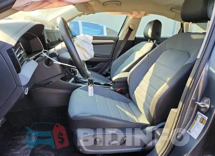 3VW7X7BU4SM086817 Photo# 7