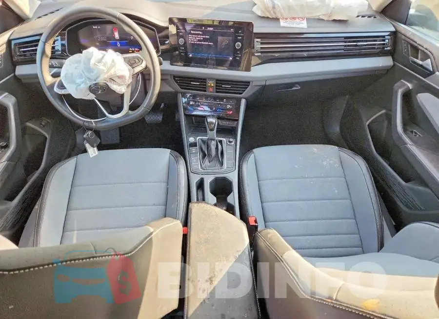3VW7X7BU4SM086817 Photo# 8
