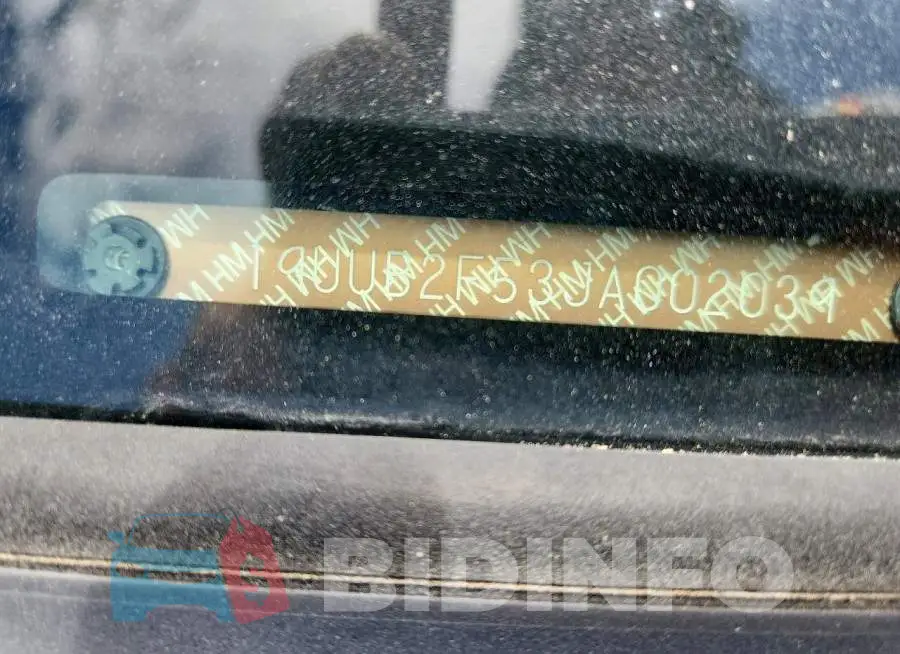 19UUB2F53JA002039 Photo# 12