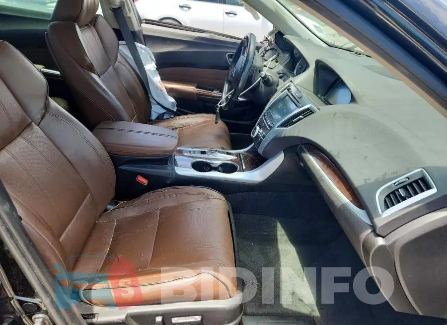 19UUB2F53JA002039 Photo# 7