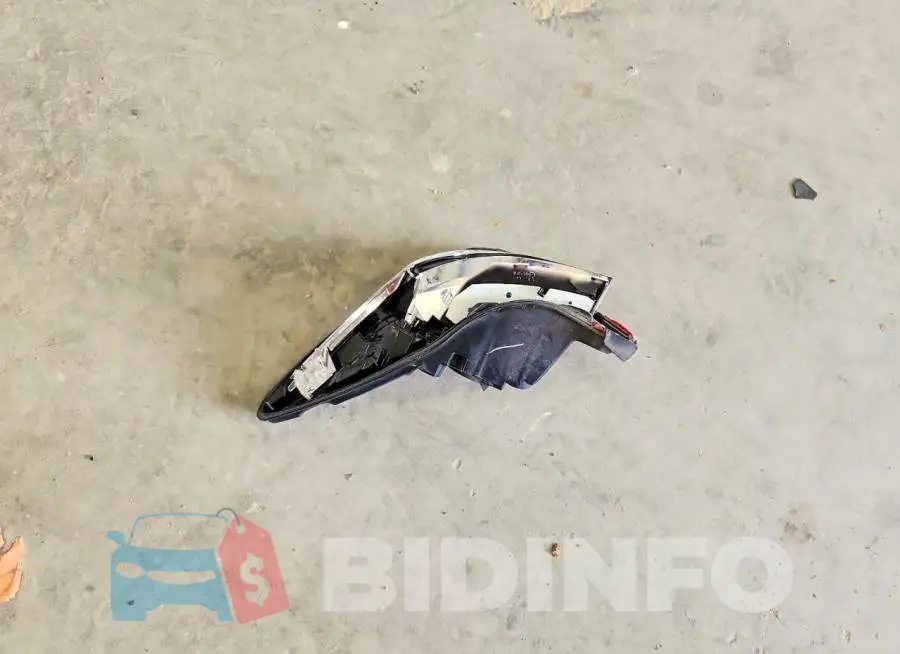 19UUB6F35MA008287 Photo# 12