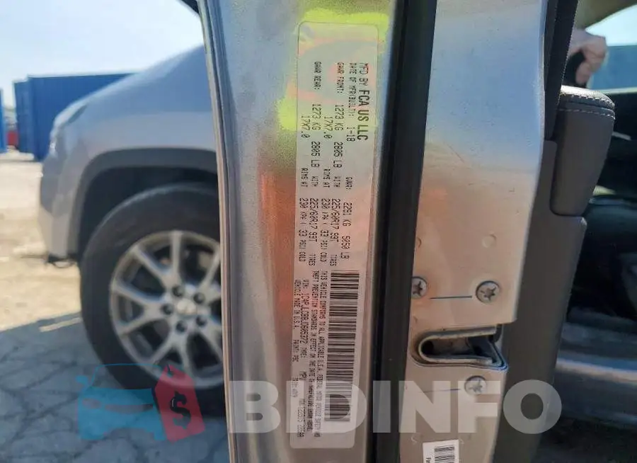 1C4PJLCB8JD605372 Photo# 13