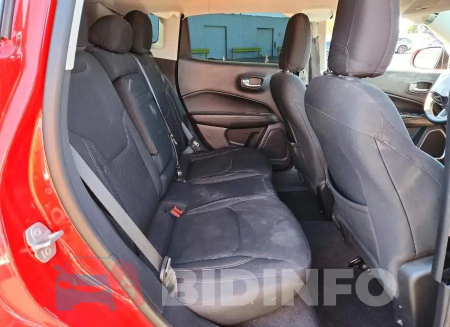 3C4NJDAB8JT135807 Photo# 10