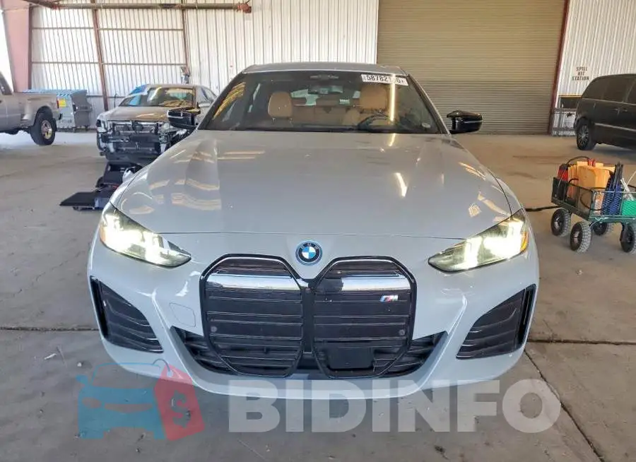 WBY33HD06SFV80379 Photo# 5