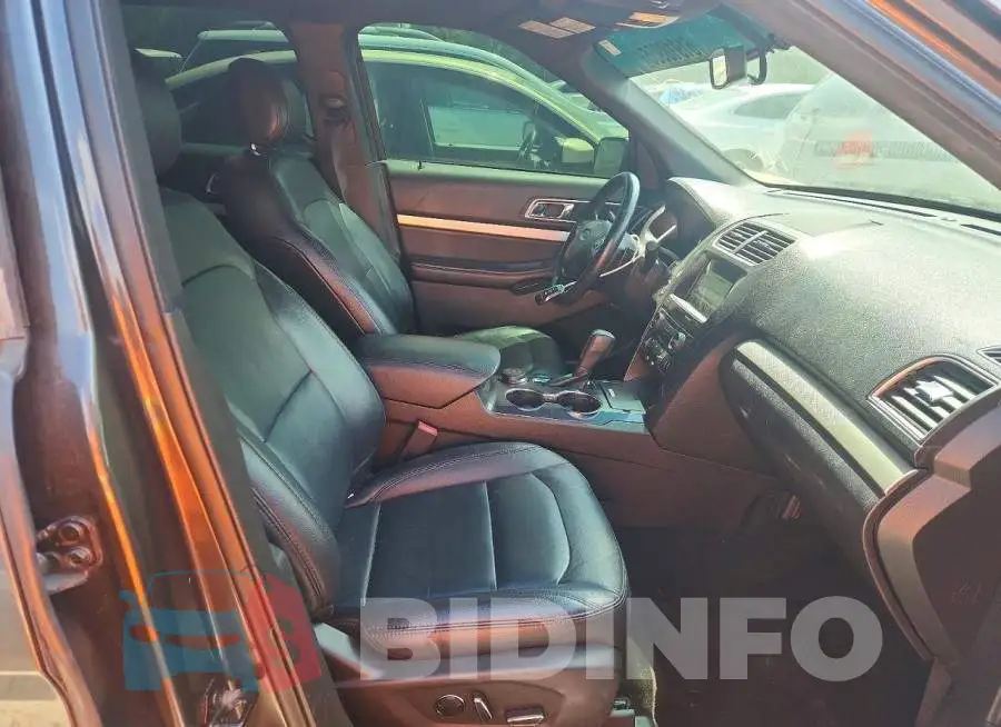 1FM5K8DH6HGA85679 Photo# 7