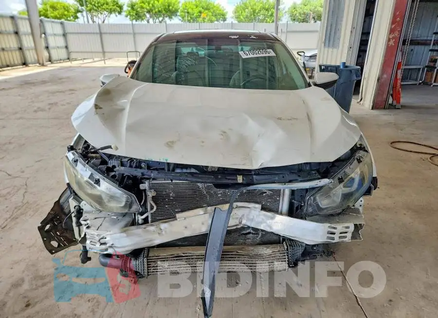 19XFC1F79HE016714 Photo# 5