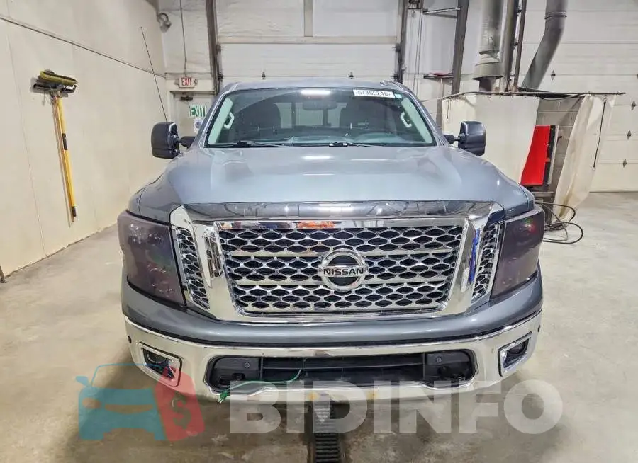1N6AA1E51HN563288 Photo# 5