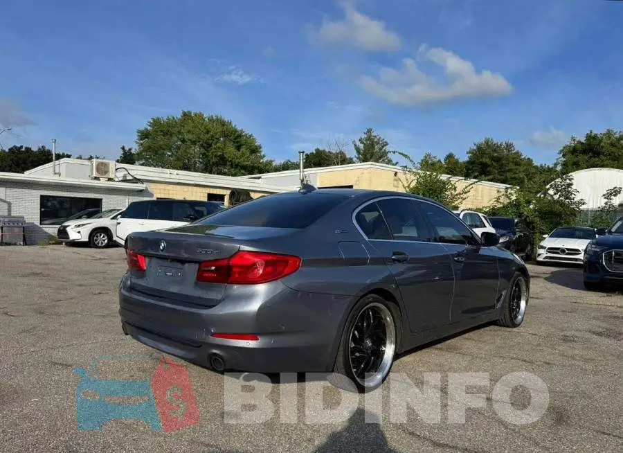 WBAJB1C50JB083749 Photo# 4