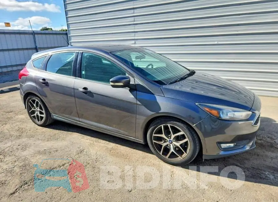 1FADP3M21JL303997 Photo# 4