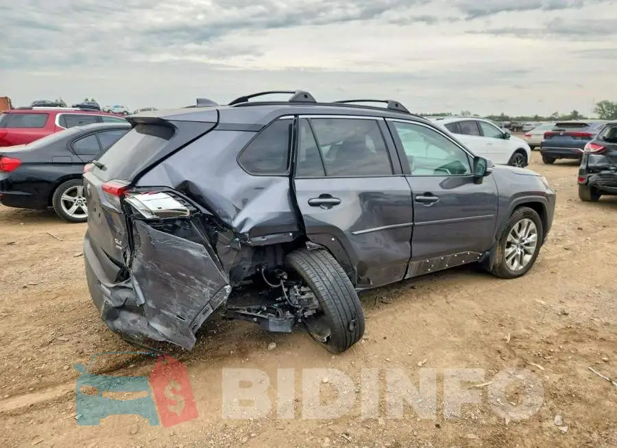 2T3A1RFV8RW483268 Photo# 3