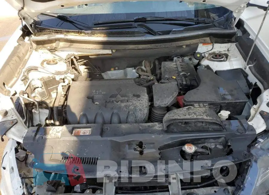 JA4AZ2A32JZ619074 Photo# 12