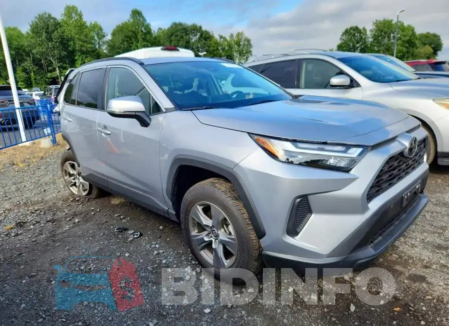 2T3P1RFV8SC580259 Photo# 4