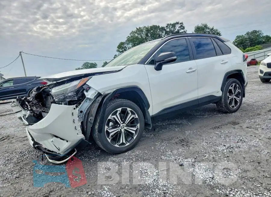 JTMEB3FV8SD241773 Photo# 1