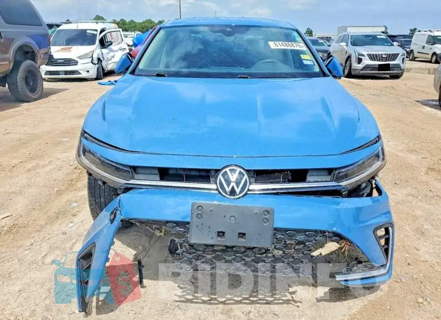3VW5W7BU8TM040662 Photo# 5