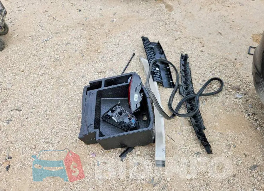2C3CDXBG1PH607717 Photo# 12