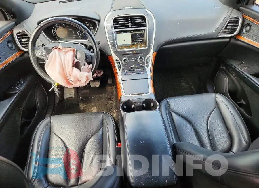 2LMPJ8LR2JBL14186 Photo# 8