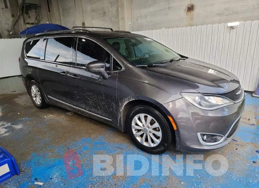 2C4RC1BG4JR120244 Photo# 4