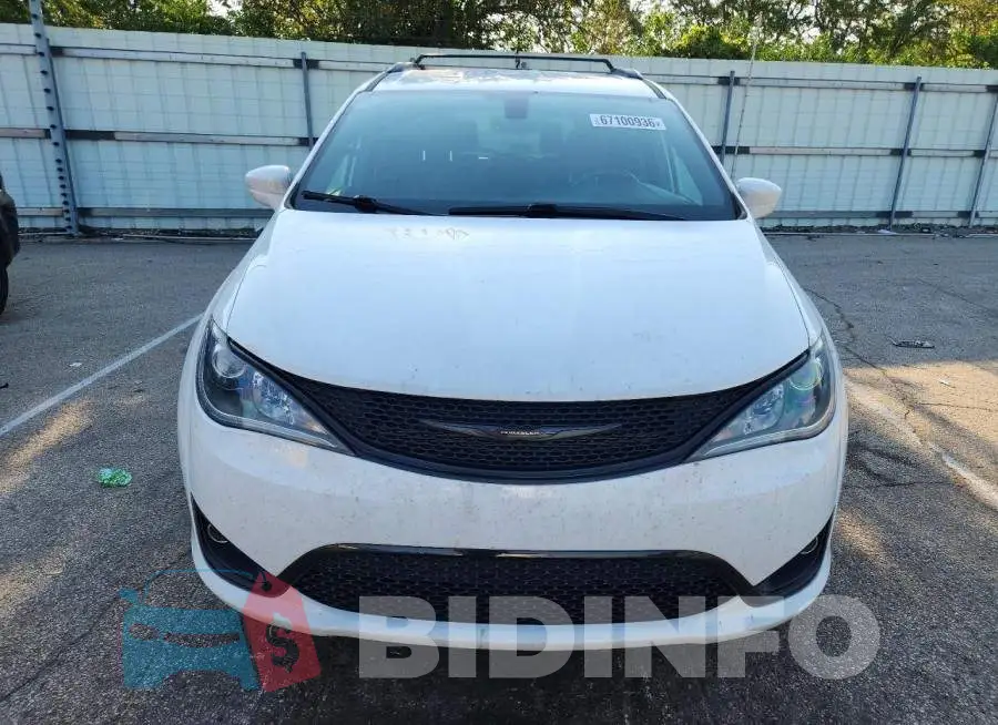 2C4RC1EGXKR613990 Photo# 5